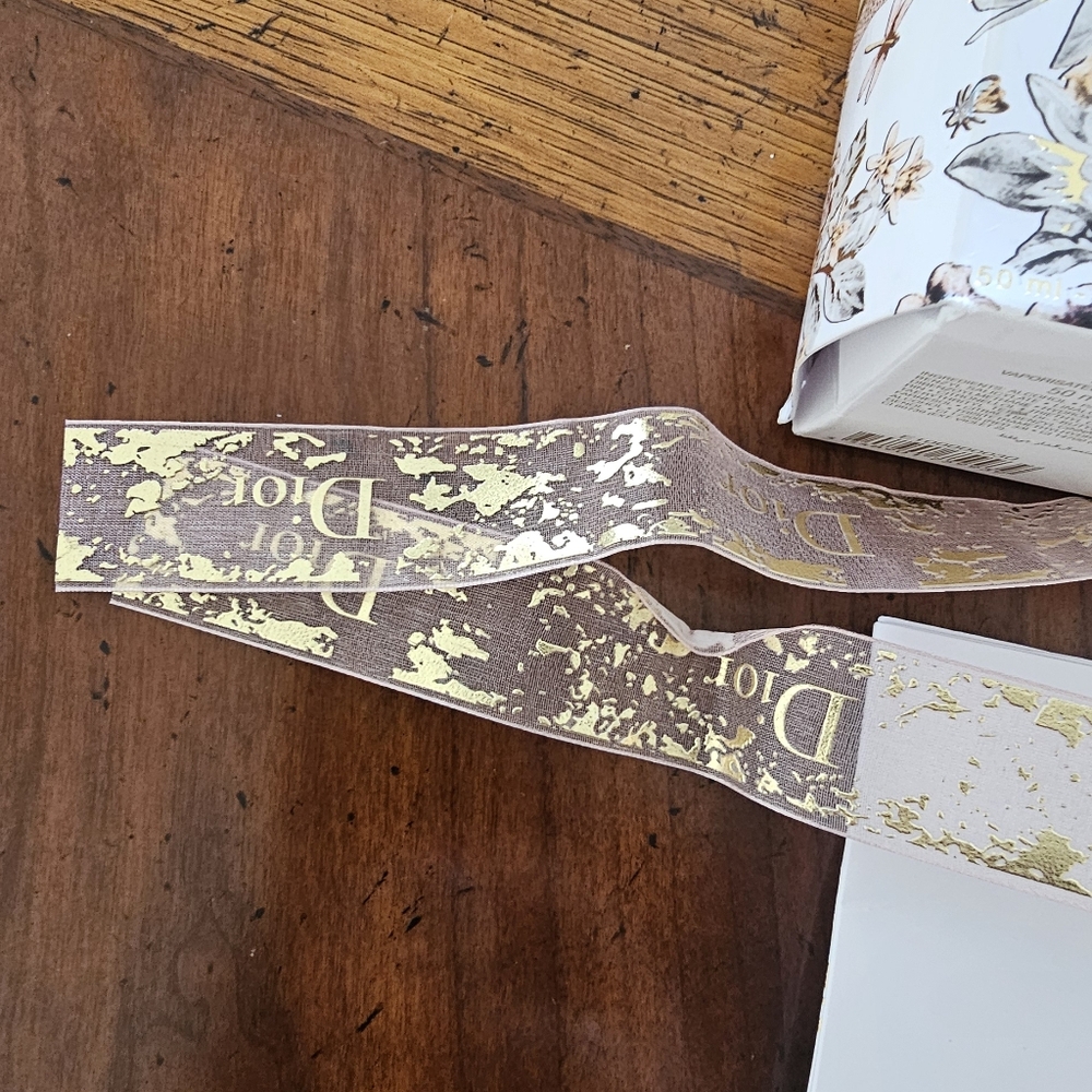 ❤️NIB Christian Dior Limited Edition Embroidered Mesh Cosmetic Bag❤️ - Picture 6 of 10